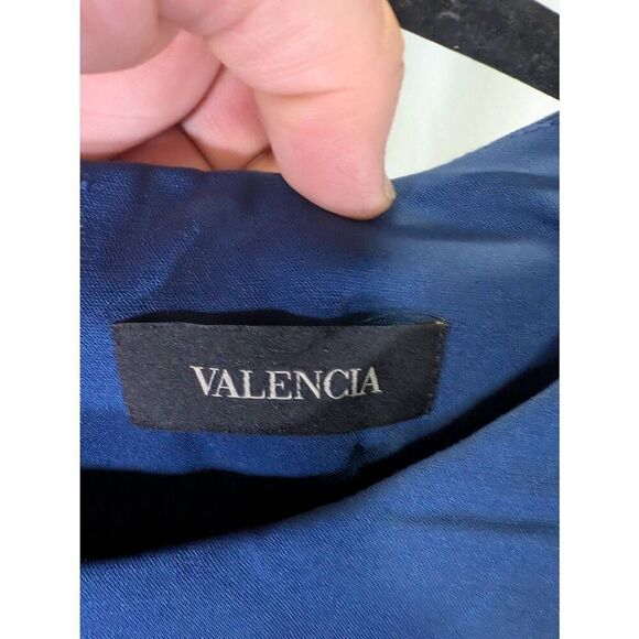 Valencia Sleeveless Knee-length Sheath Dress Round Neckline Concealed Zipper Clo - Picture 3 of 7